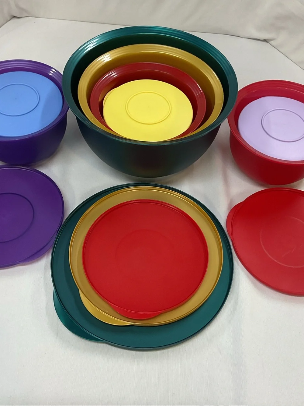 Tupperware Bundle Set (8 total) 1x 4.3l, 1x 2.5l, 3x 1.3l, 3x 350ml‎ Stackable